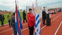 altText(Inauguraron la nueva pista de atletismo de piso sintético en Durazno)}
