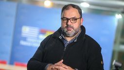 altText(Charles Carrera anunció su renuncia al Senado)}