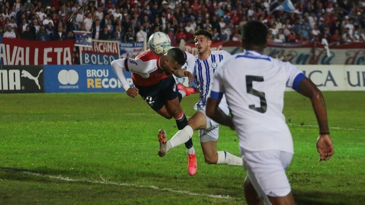 Nacional Pierde En Los Escritorios Ante Cerro Largo