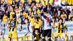 altText(Escandaloso gol anulado a Peñarol reaviva la polémica)}