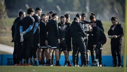 altText(Bielsa confirmó la lista de jugadores que enfrentará a México)}