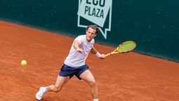 altText(Diego Forlán ahora deslumbra al mundo con su tenis)}