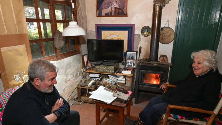 Topolansky se reunió con presidente del Gobierno de Canarias en la chacra