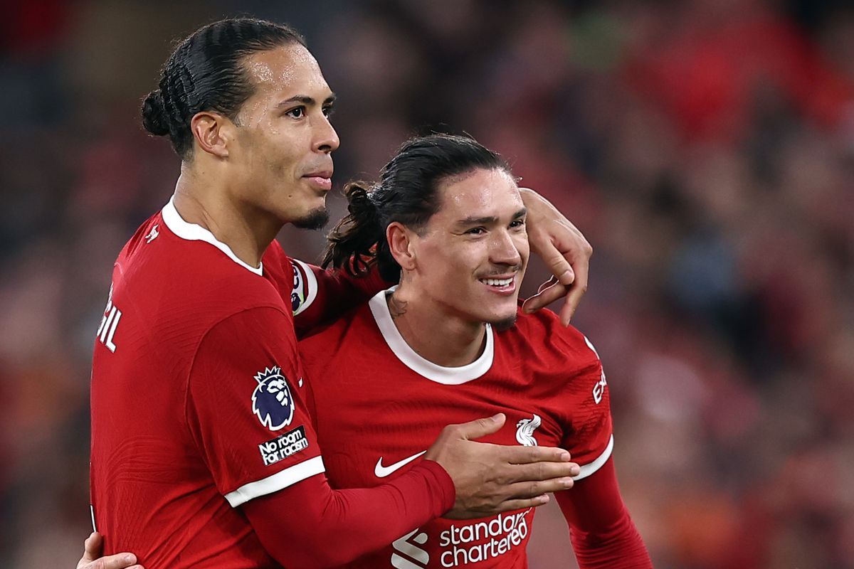 Darwin Núñez y Virgil Van Dijk.