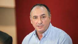 altText(Regino López: De los 291 despidos a los 13 millones de dólares en cargos de confianza en la IdS)}