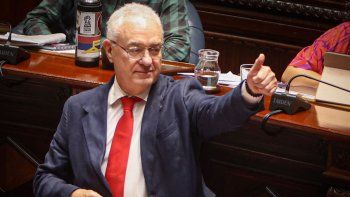 Lubetkin salió al cruce de Delgado: Las invitaciones son formales o no son