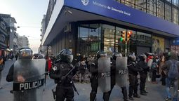 altText(Ollas: hambre, sed y garrote a la carta en 18 de julio)}