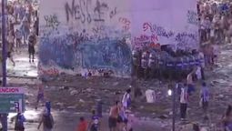 altText(Festejos en Argentina terminan con 31 heridos y represión)}