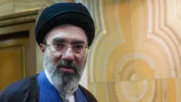 altText(Irán lleva adelante el bloqueo total del estrecho de Ormuz y el precio del petróleo se dispara)}