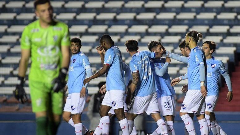 Nacional goleó a Cerro y se sube a la punta
