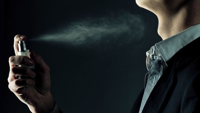 ¿Cuáles son los 5 perfumes que enloquecen a las mujeres?