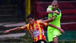 altText(Peñarol le ganó a Progreso de visita y mira la Libertadores con esperanza)}
