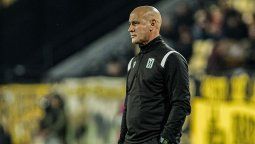 altText(Eduardo Espinel no continuará como entrenador de Racing)}