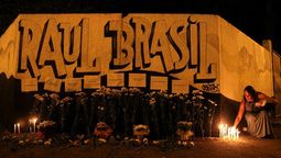 altText(Más de 3.000 personas participan en velorio de las víctimas de masacre en Sao Paulo)}