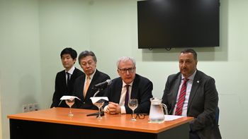 Autoridades de Aduanas y diplomáticos de Japón durante presentación de capacitación para nuevos escáneres.&nbsp;