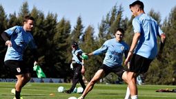 altText(Tabárez trabajó con los 20 jugadores citados)}