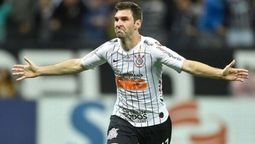 altText(«Cachila» Arias y Mauro Boselli son los jugadores que llegarían a Peñarol)}