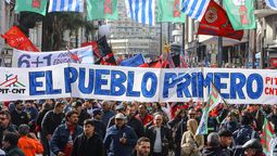 altText(Pit-Cnt definió plan de acción con el impuesto al 1% más rico arriba de la mesa)}