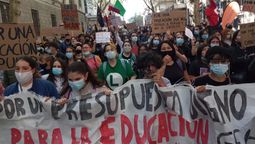 altText(Marchas estudiantiles en Montevideo y Canelones)}