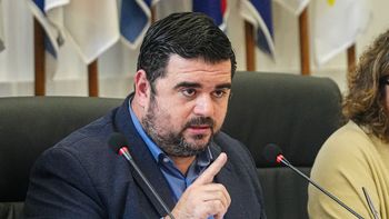 Intendente de Paysandú cursa un cuadro de varicela tras el regreso del viaje a China