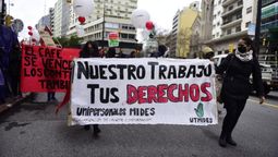 altText(El MIDES sigue eliminando programas de servicios sociales)}