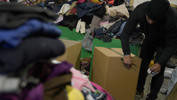 altText( Campaña del abrigo: comenzó distribución de donaciones)}