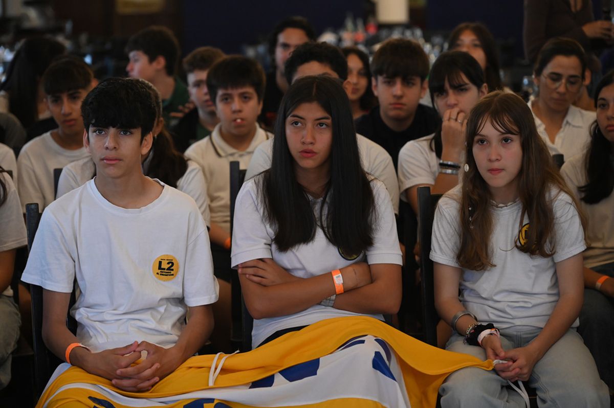 Estudiantes de Salto y Artigas ganaron el concurso Al futuro lo hacemos todos