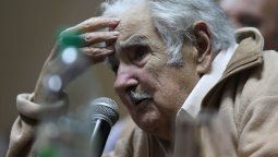 altText(Clubes uruguayos despidieron a José Mujica)}