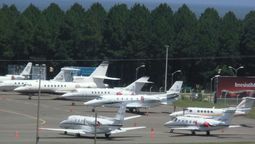 altText(Nuevo récord en Aeropuerto de Punta del Este: llegaron 220 vuelos privados en un día)}