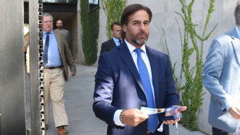 Vecino reprochó a Lacalle Pou que daban solo una vianda a los pobres por día y fría