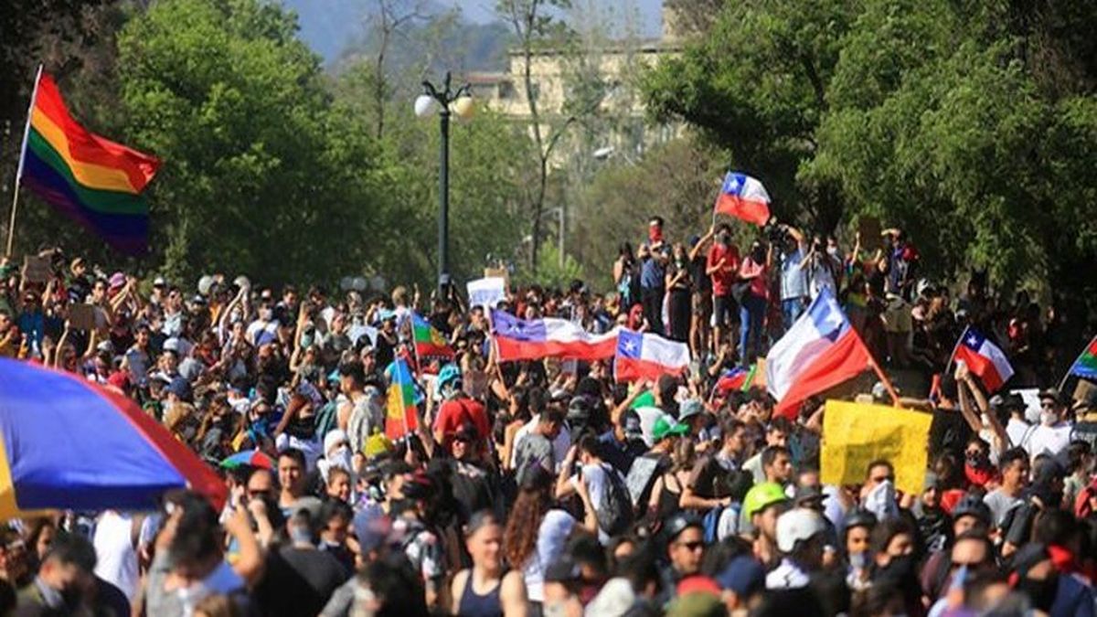 Miles de personas se concentraron en Santiago de Chile