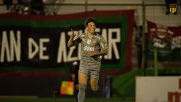 altText(Peñarol ganó cuando se atrevió a jugar por afuera)}