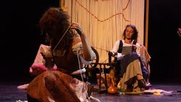 altText(Entretejidos: narración, música y poesía se unen en una experiencia escénica única)}