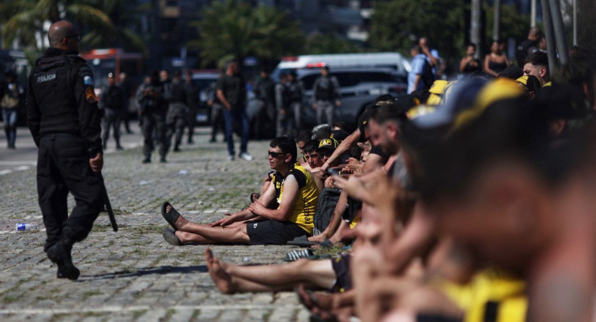 Hay 22 hinchas de Peñarol todavía detenidos en Brasil.