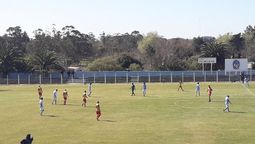 altText(Rocha se subió a la punta)}