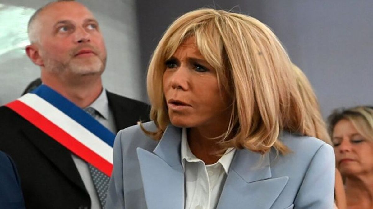Brigitte Macron denunció la fake news de que es una mujer transgénero