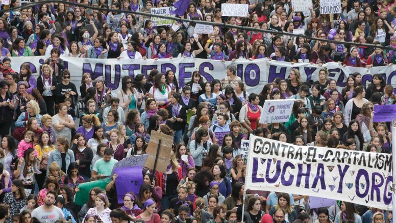 Pit-Cnt convocó a un paro general femenino para este 8M