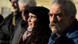 altText(La  crueldad de mantener el secreto y la cobardía de no exigir la verdad)}