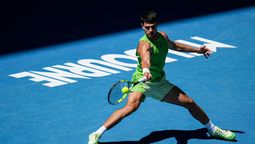 altText(Australian Open: Carlos Alcaraz y Aryna Sabalenka avanzaron sin inconvenientes)}