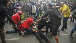 altText(Fotoperiodistas de APU repudiaron la represión y expresaron apoyo al fotógrafo herido)}