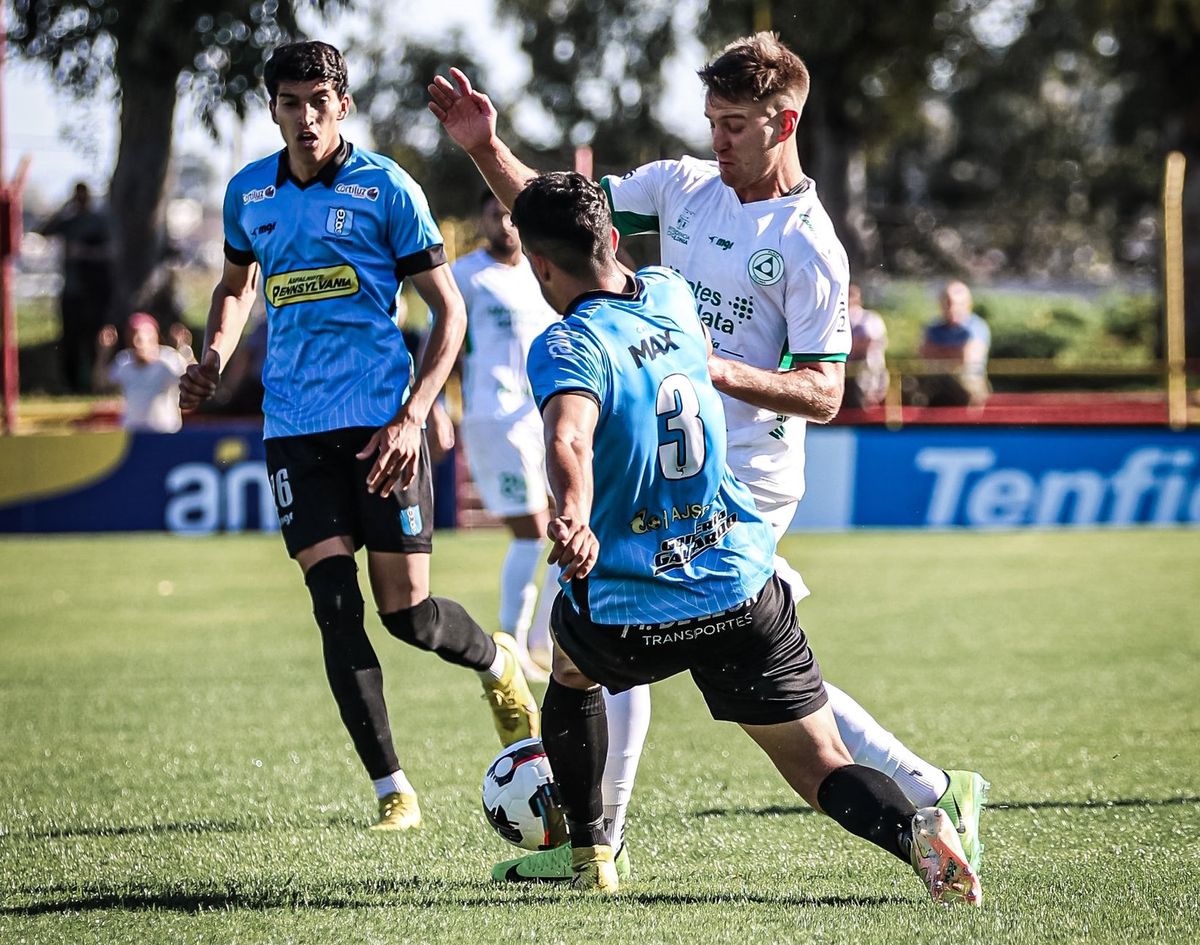 Uruguay Montevideo y Plaza Colonia por la Segunda División.