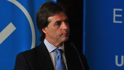 altText(Lacalle Pou aprovechó las declaraciones de Martínez, y le pegó por los impuestos)}