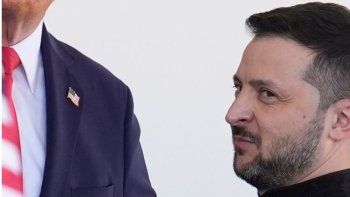 Zelenski transfiere una enorme suma cada mes a un banco saudita.