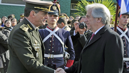 altText(Tabaré Vázquez se reunirá con Manini Ríos)}
