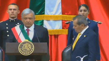 Vea el emotivo momento en que AMLO anunció la comisión de la verdad para el caso Ayotzinapa