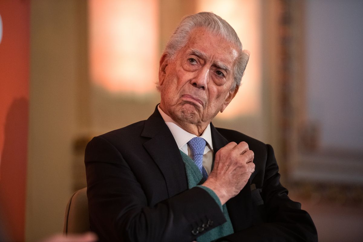 Vargas Llosa en Montevideo. Foto: Santiago Mazzarovich / adHocFOTOS.