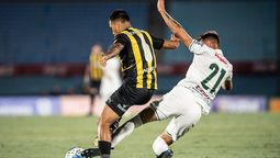 altText(En intenso partido Peñarol derrotó a La luz por cuatro a tres)}