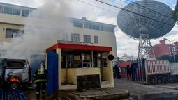 altText(Atacan sedes de medios de comunicación en Ecuador)}