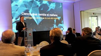 Bruno Gili durante la presentación de la vacuna en el Club de Golf.