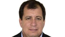 altText(Estévez asegura que fue un “burro” y confundió “hisopados con positivos”)}
